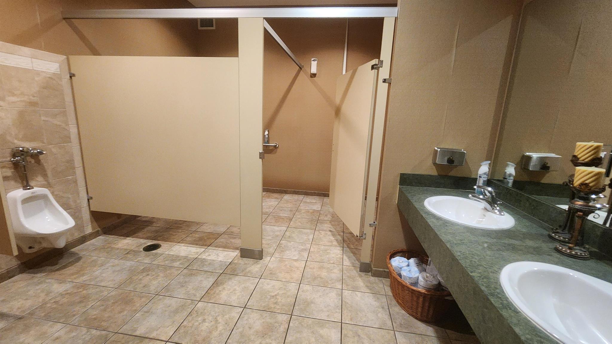 Hoggs - Commercial Sale