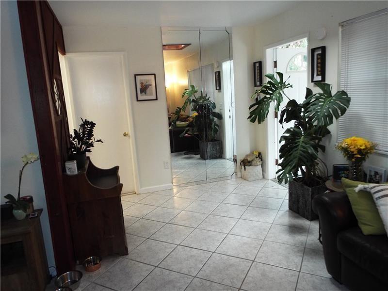 898 NE 39th St