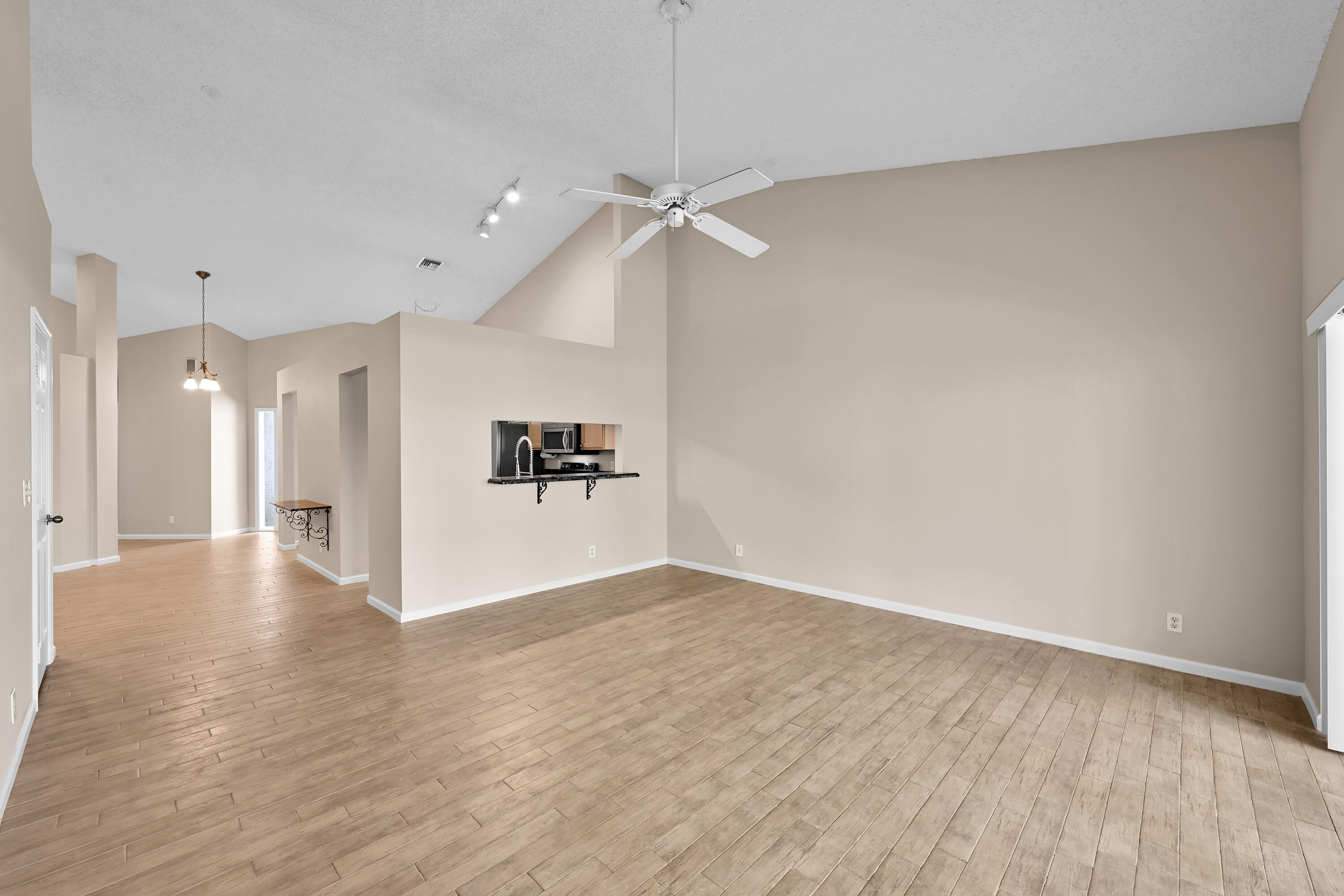 QUAIL RUN VILLAS - Residential