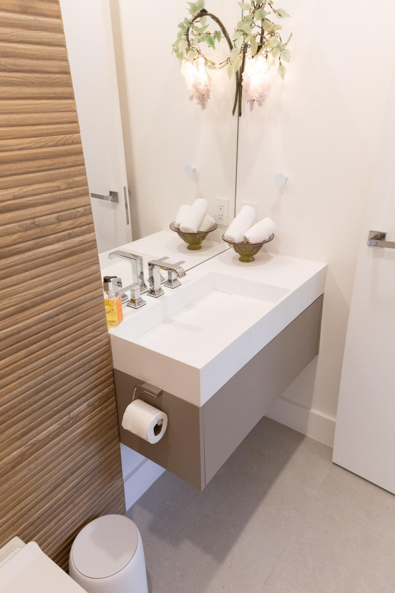 WINDSOR WAY 1 - Residential