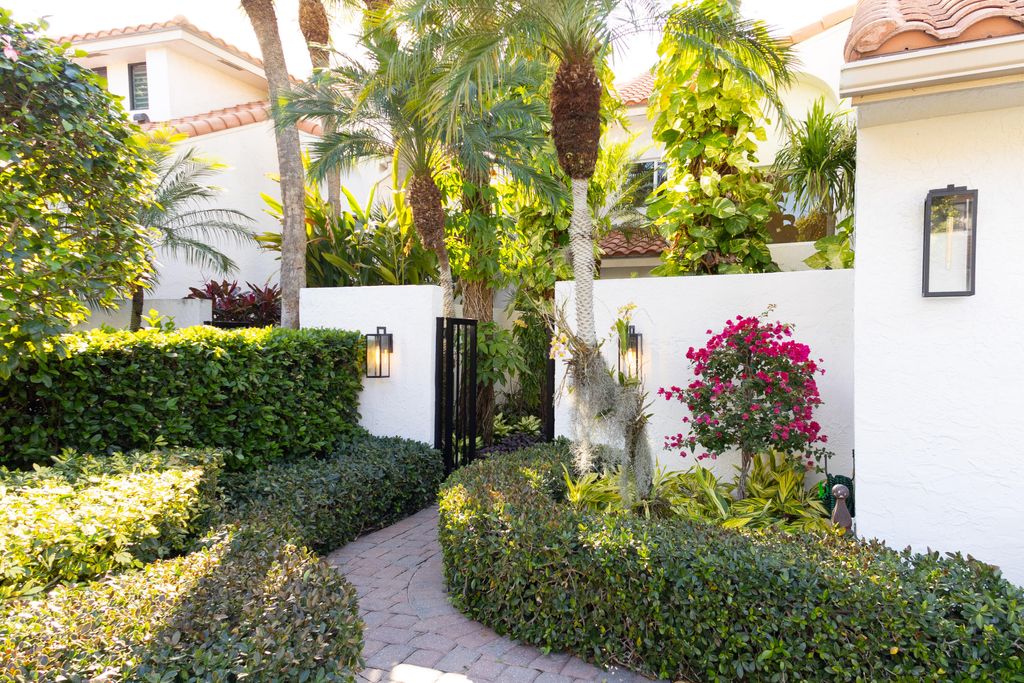 Photo of 2531 Windsor Way Court, Wellington, FL 33414 (MLS # R11162015)