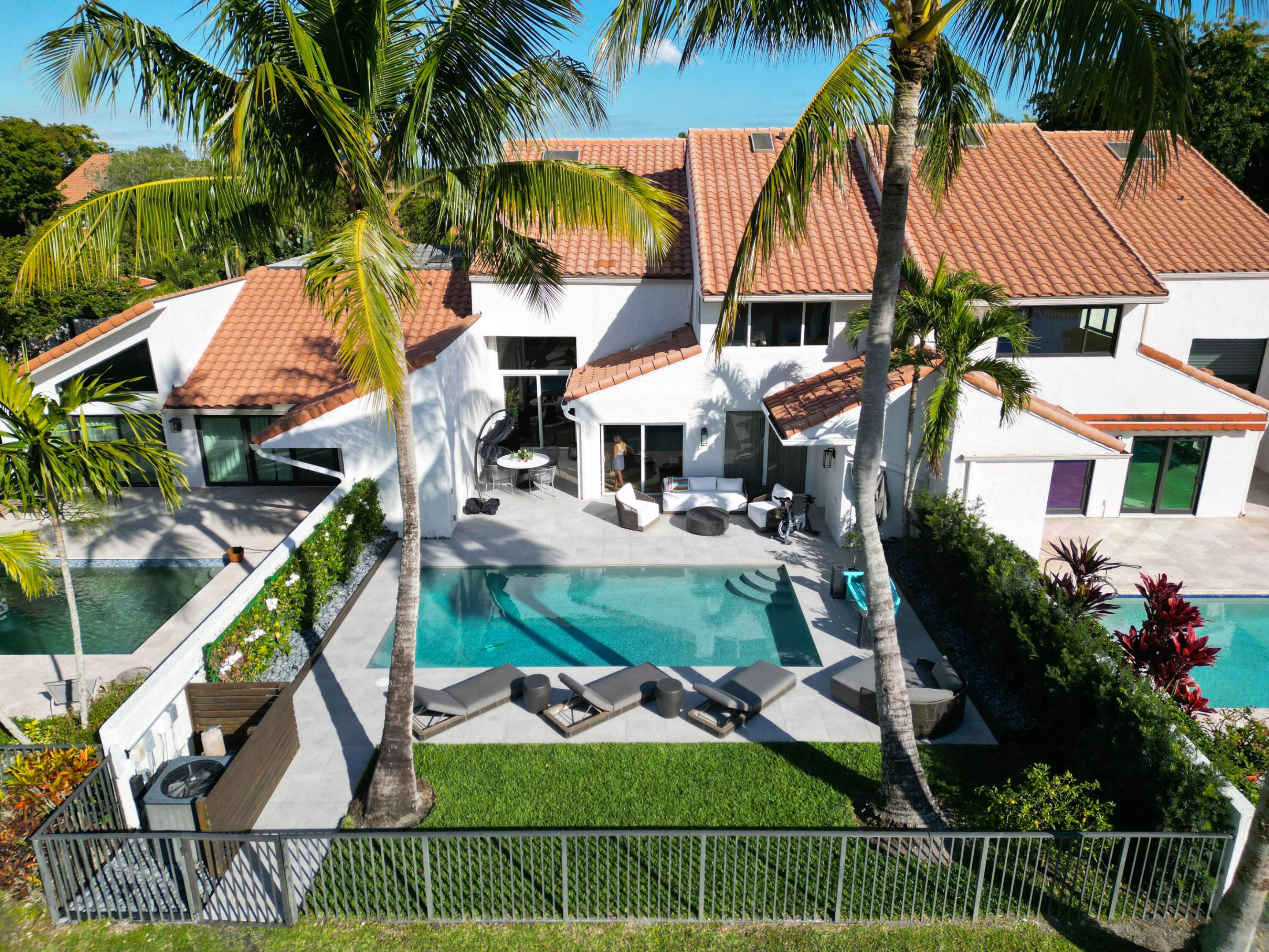 WINDSOR WAY 1 - Residential