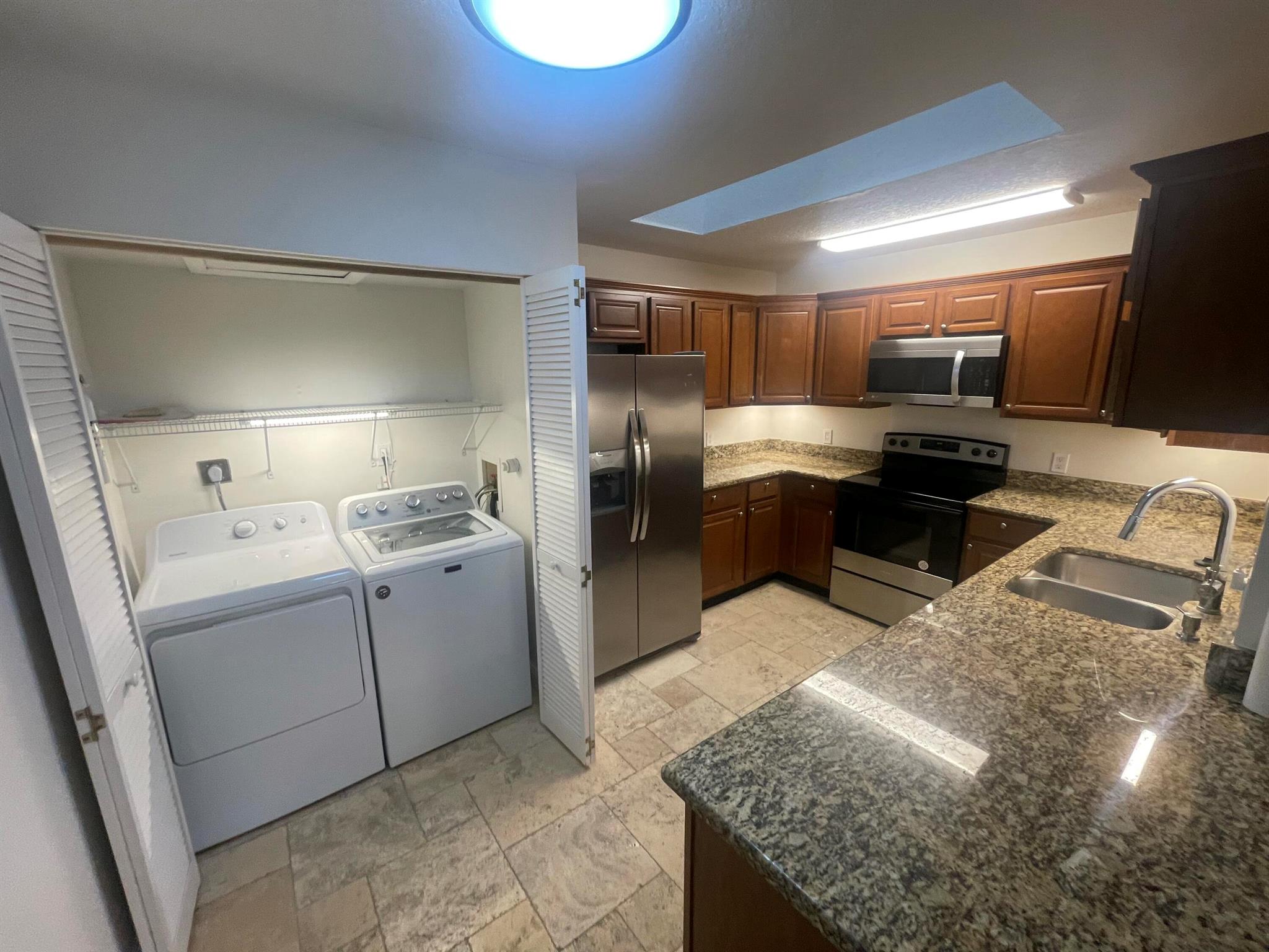 EASTRIDGE ESTATES - Residential Lease