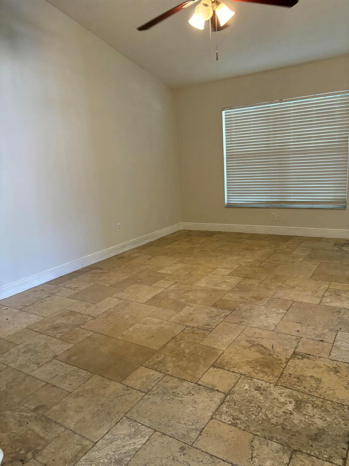 EASTRIDGE ESTATES - Residential Lease