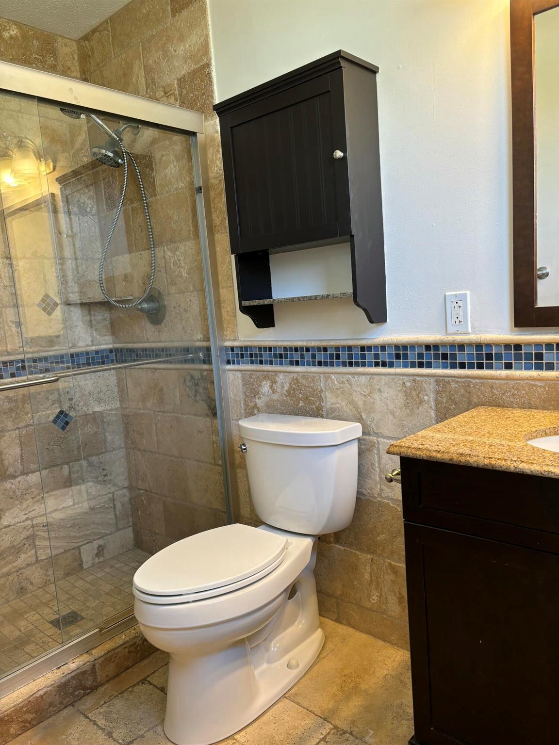 EASTRIDGE ESTATES - Residential Lease