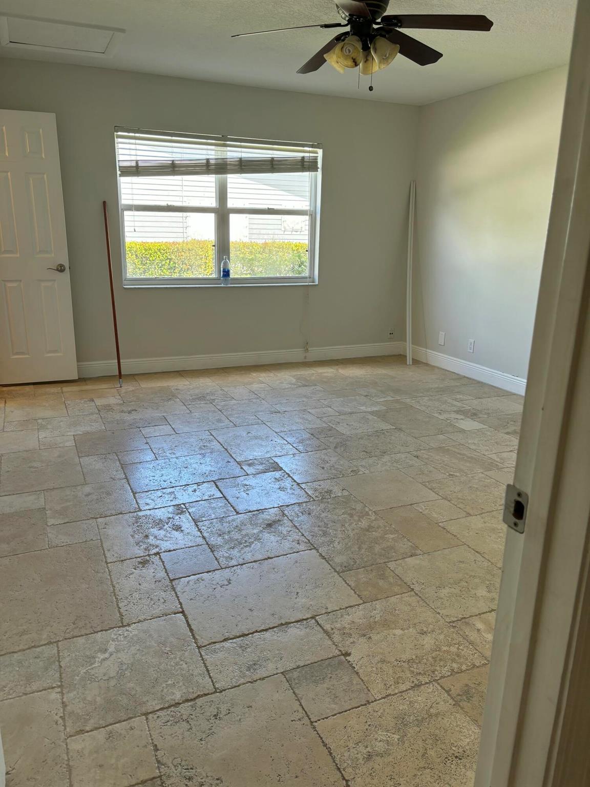 EASTRIDGE ESTATES - Residential Lease