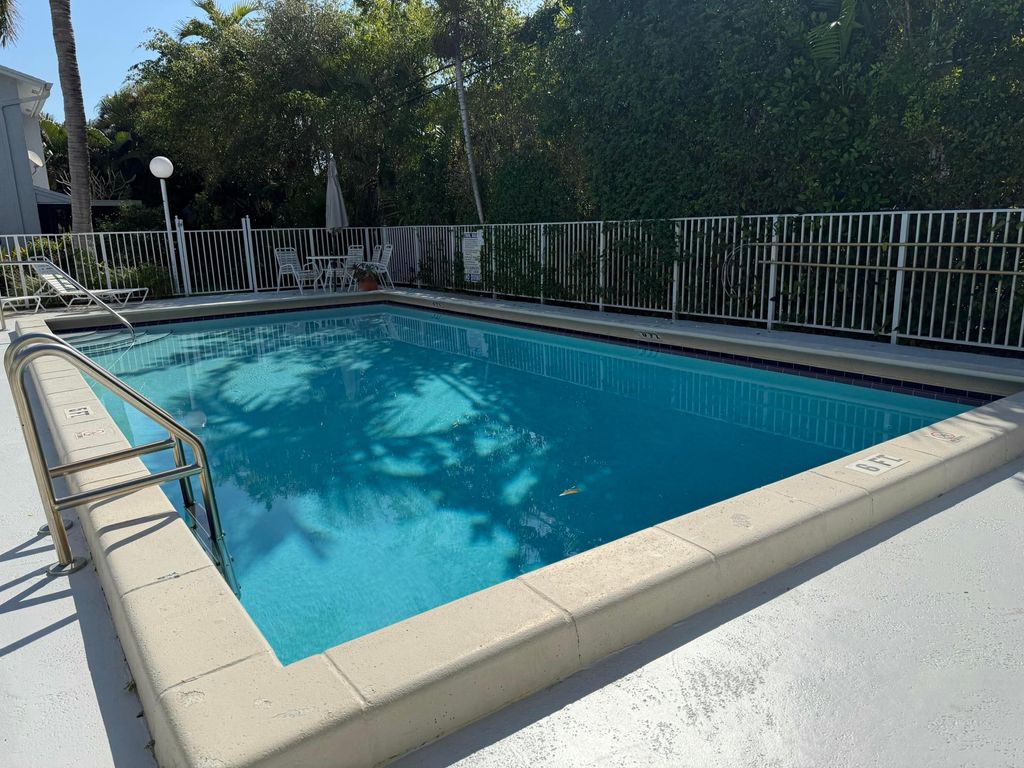 Photo of 2122 NE 44th Street, Pompano Beach, FL 33064 (MLS # R11166159)