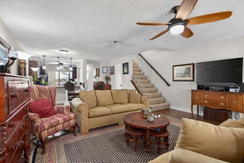 Tiny photo for 2122 NE 44th Street, Lighthouse Point, FL 33064 (MLS # R11166159)
