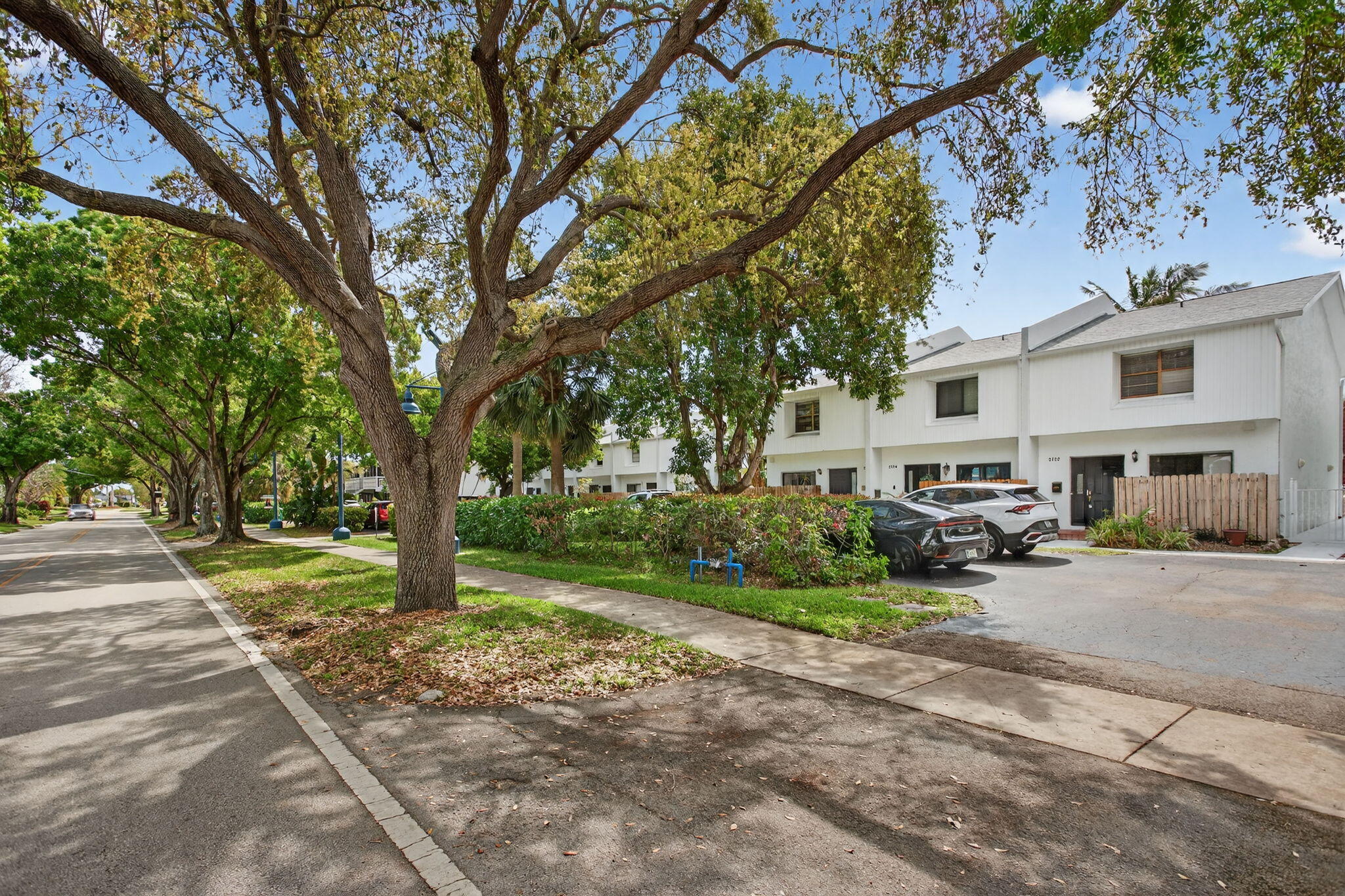 TOWNHOMES OF LIGHTHOUSE POINT - Residential