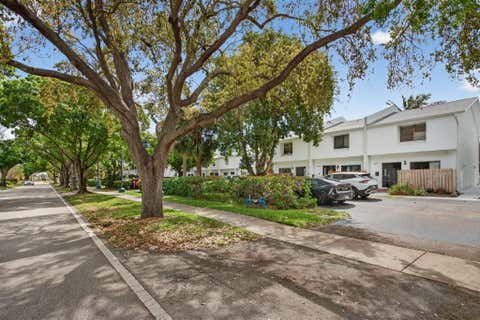 Tiny photo for 2122 NE 44th Street, Lighthouse Point, FL 33064 (MLS # R11166159)