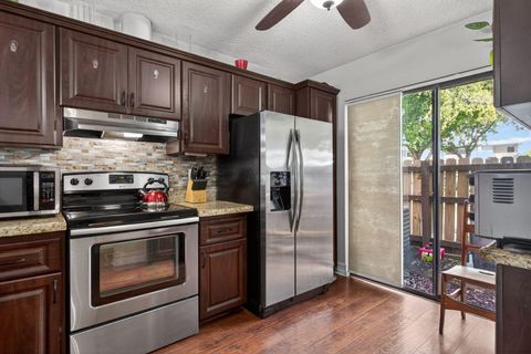 Tiny photo for 2122 NE 44th Street, Lighthouse Point, FL 33064 (MLS # R11166159)