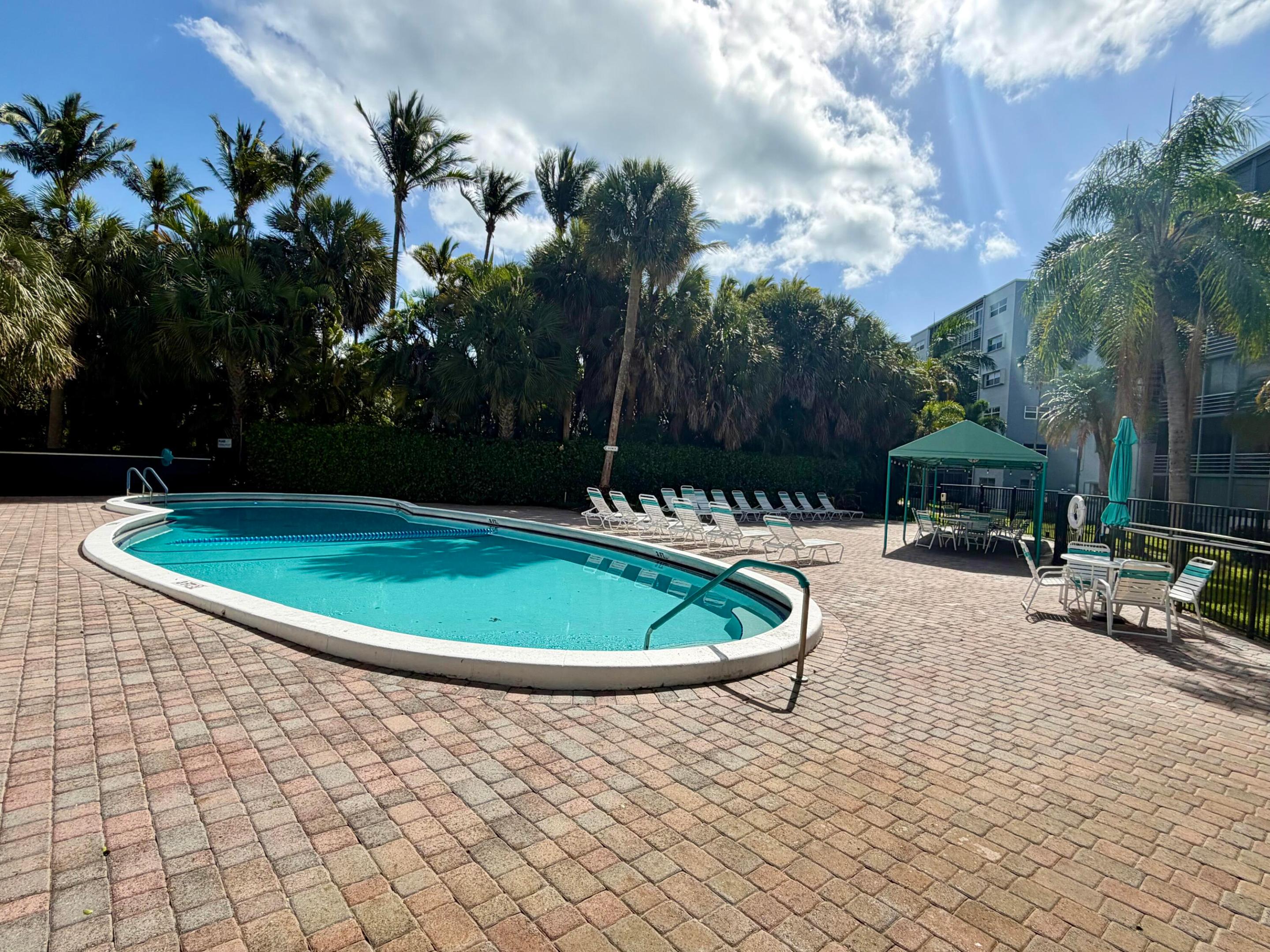 FAIRWAYS ROYALE CONDO - Residential
