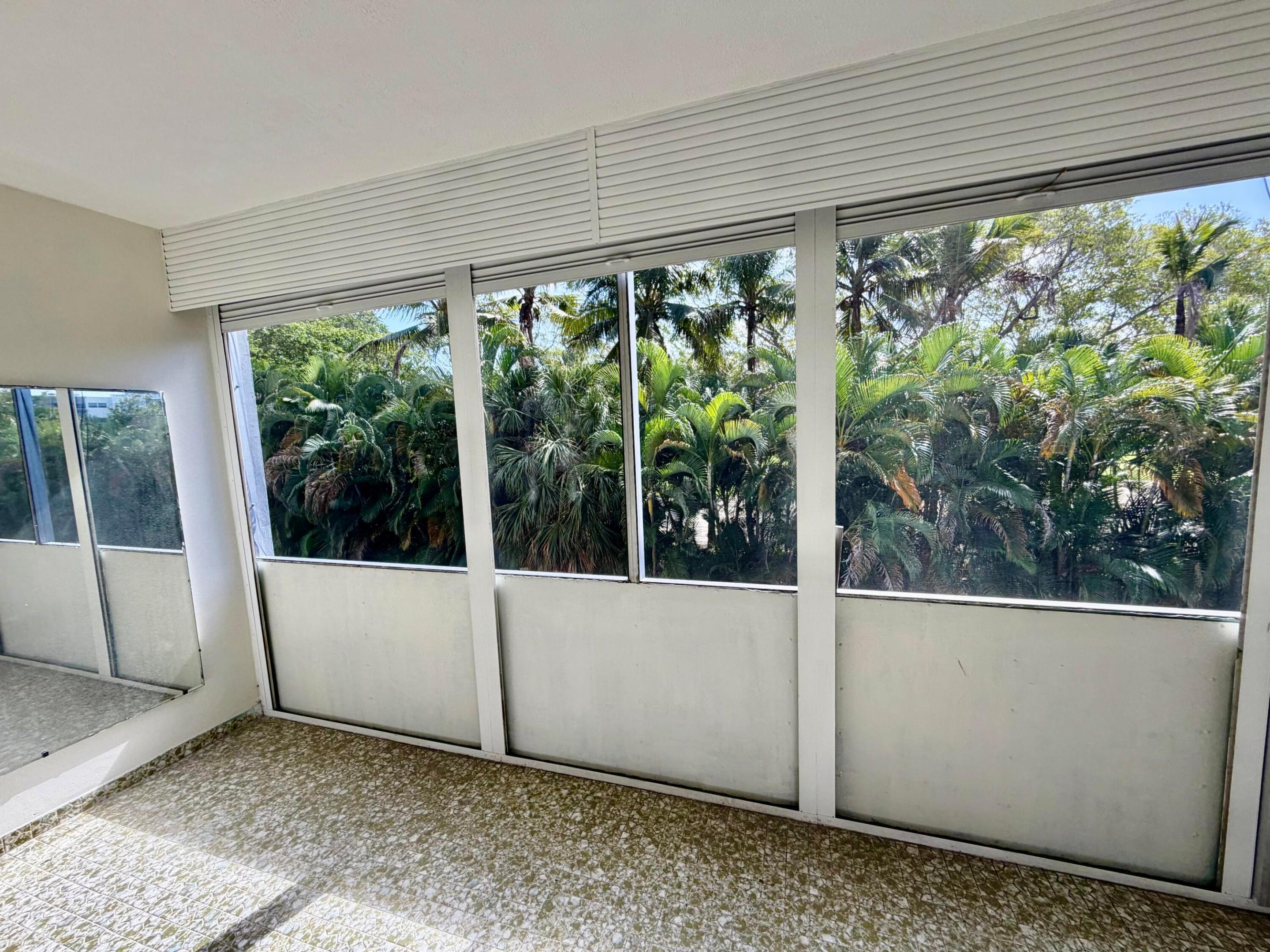 1000 NE 14th Avenue 304