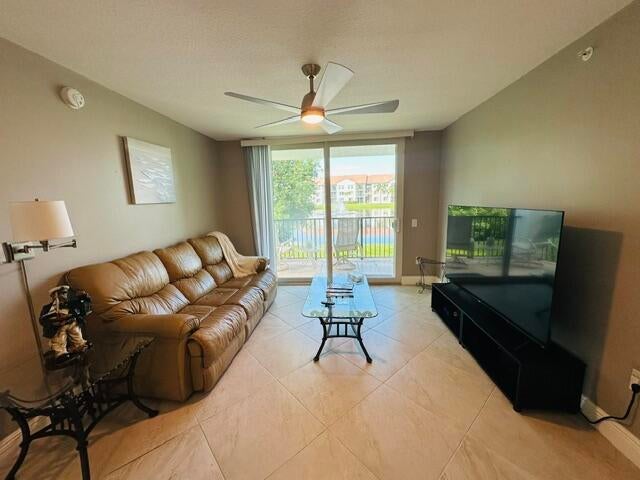 Photo of 902 Villa Circle, Boynton Beach, FL 33435 (MLS # B26086458)
