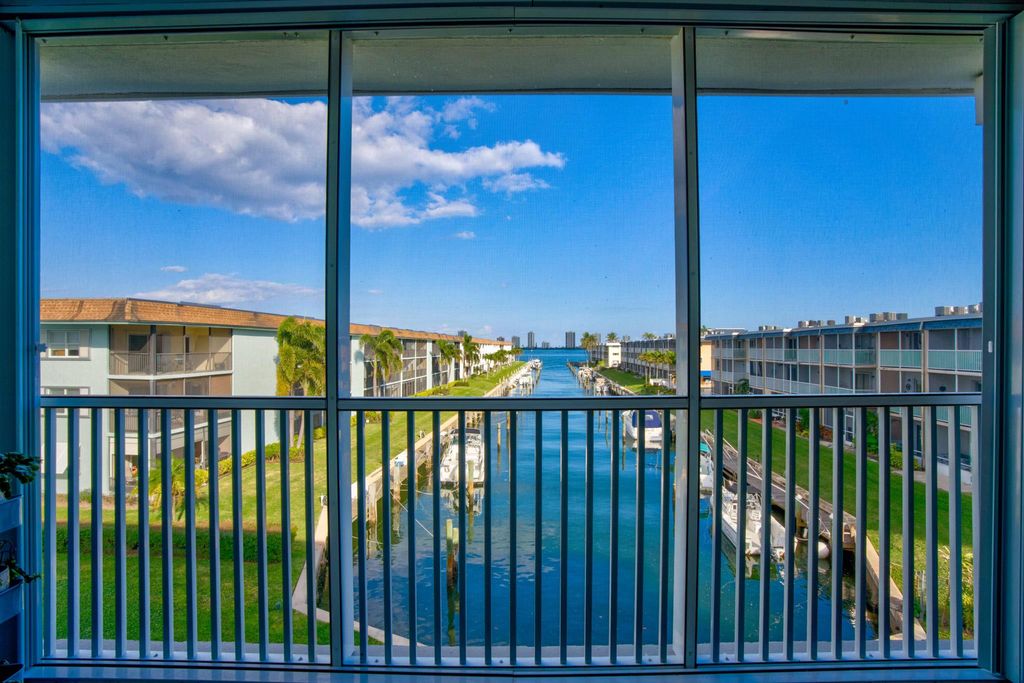 Photo of 236 Castlewood Drive #307, North Palm Beach, FL 33408 (MLS # R10957727)