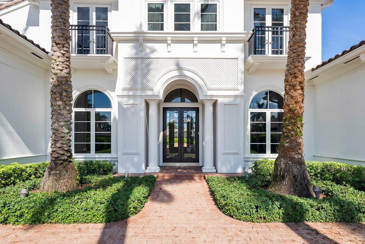 2124 W Maya Palm Drive