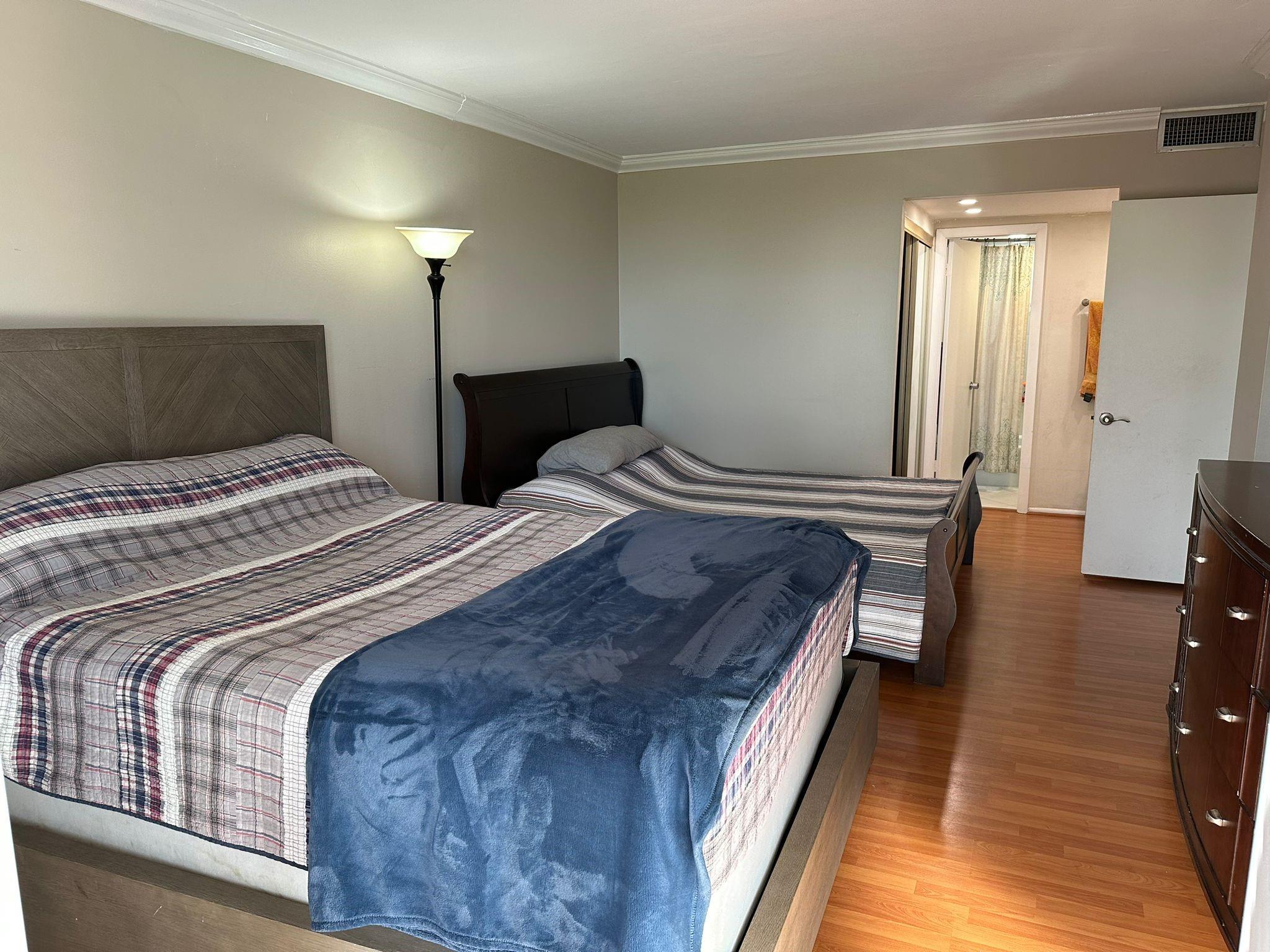 EMERALD HILLS C C APTS CO - Residential