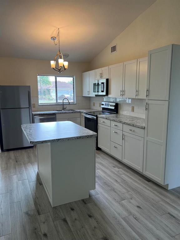 PORT ST LUCIE SECTION 39 - Residential Lease