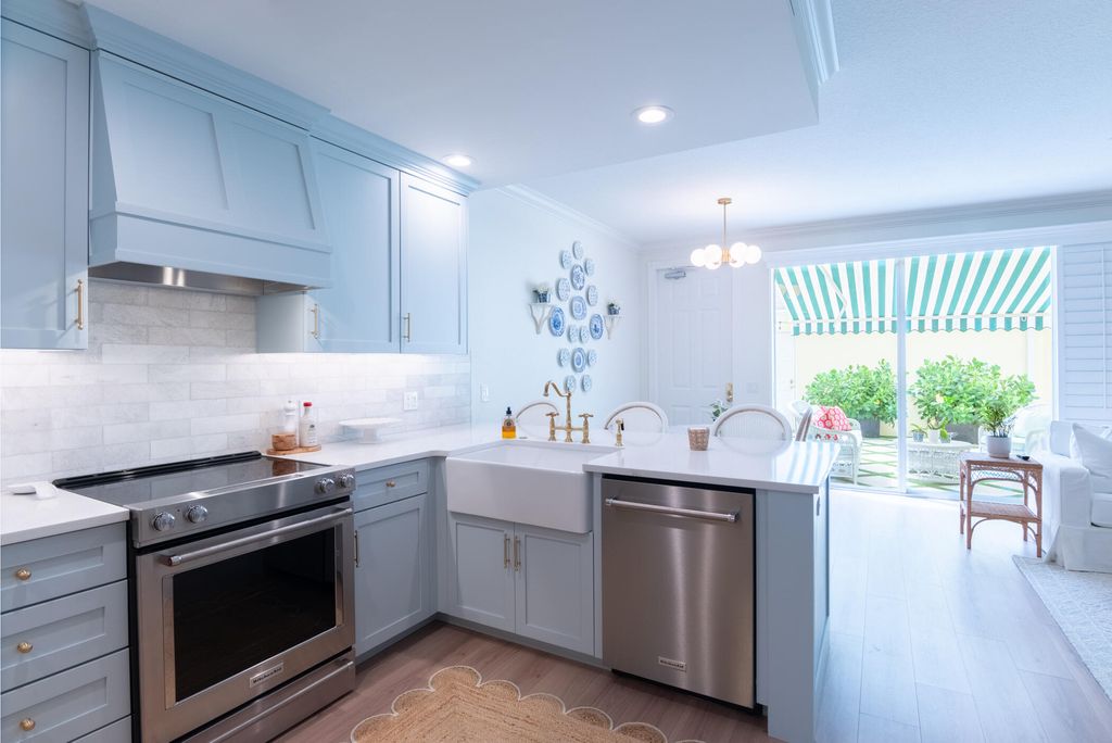 Photo of 158 Poinciana Drive, Jupiter, FL 33458 (MLS # R11018591)