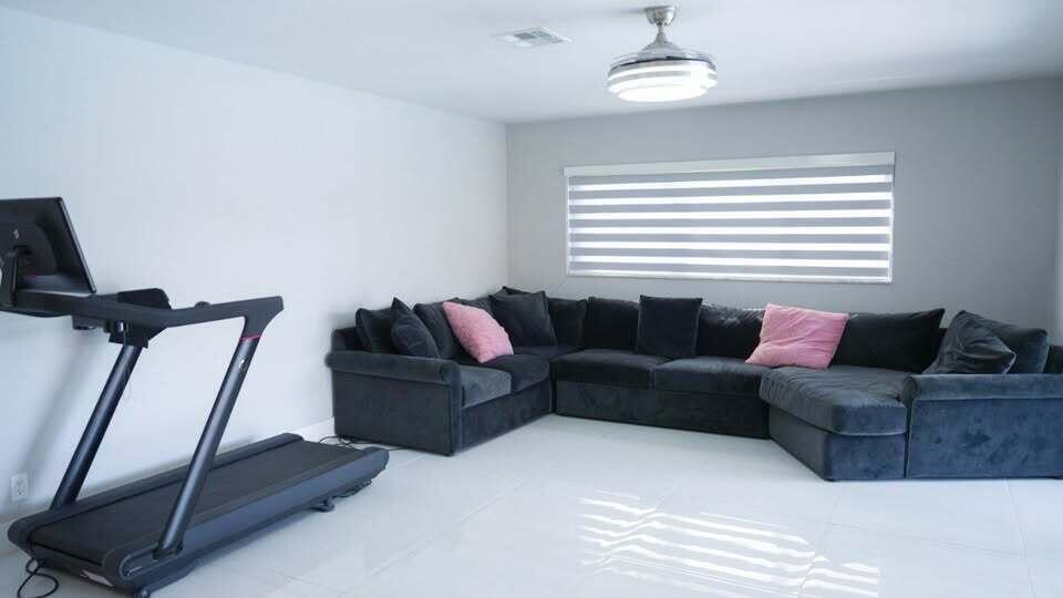 NEW ORLEANS VILLAS - Residential Lease