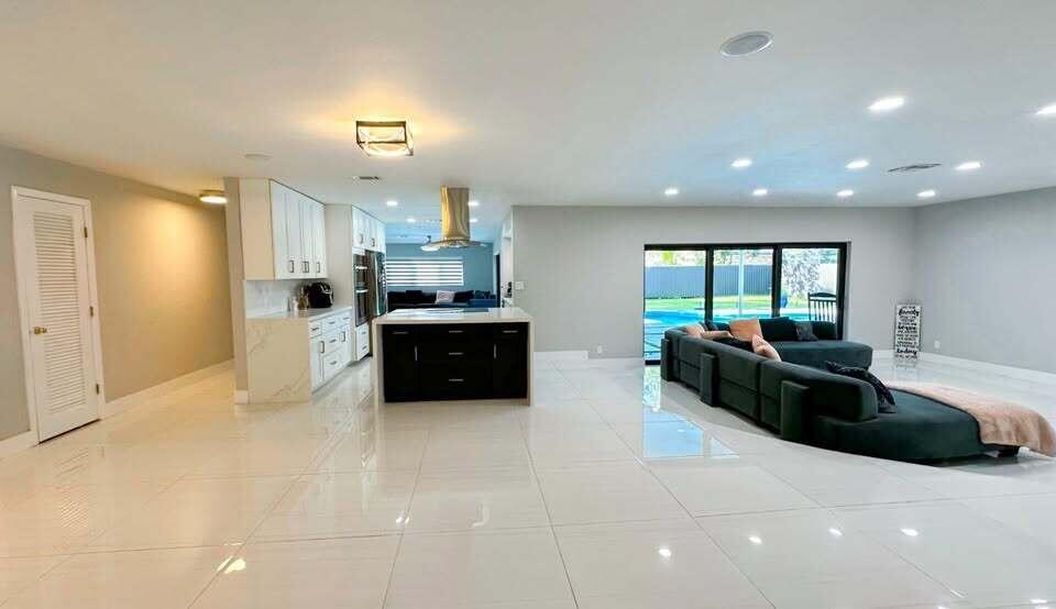 NEW ORLEANS VILLAS - Residential Lease