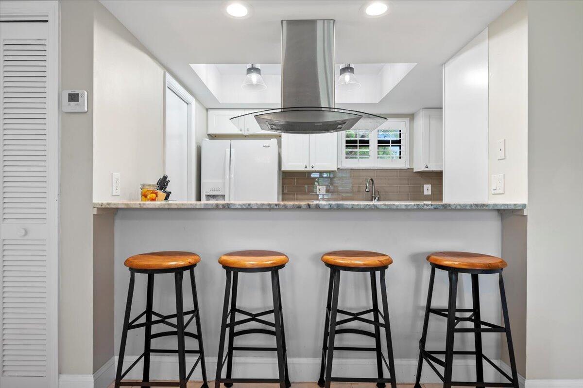 BAGATTELLE CONDO - Residential Lease