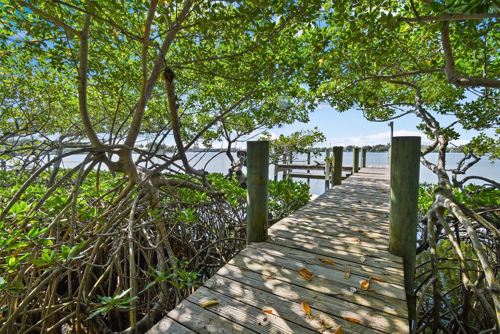 Photo of 102 W Riverside Drive, Jupiter, FL 33469 (MLS # R10797926)