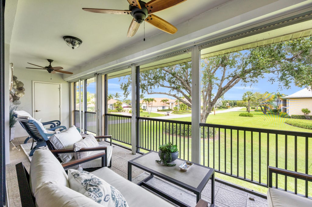 Photo of 8 SE Turtle Creek Drive #D, Jupiter, FL 33469 (MLS # R11089506)