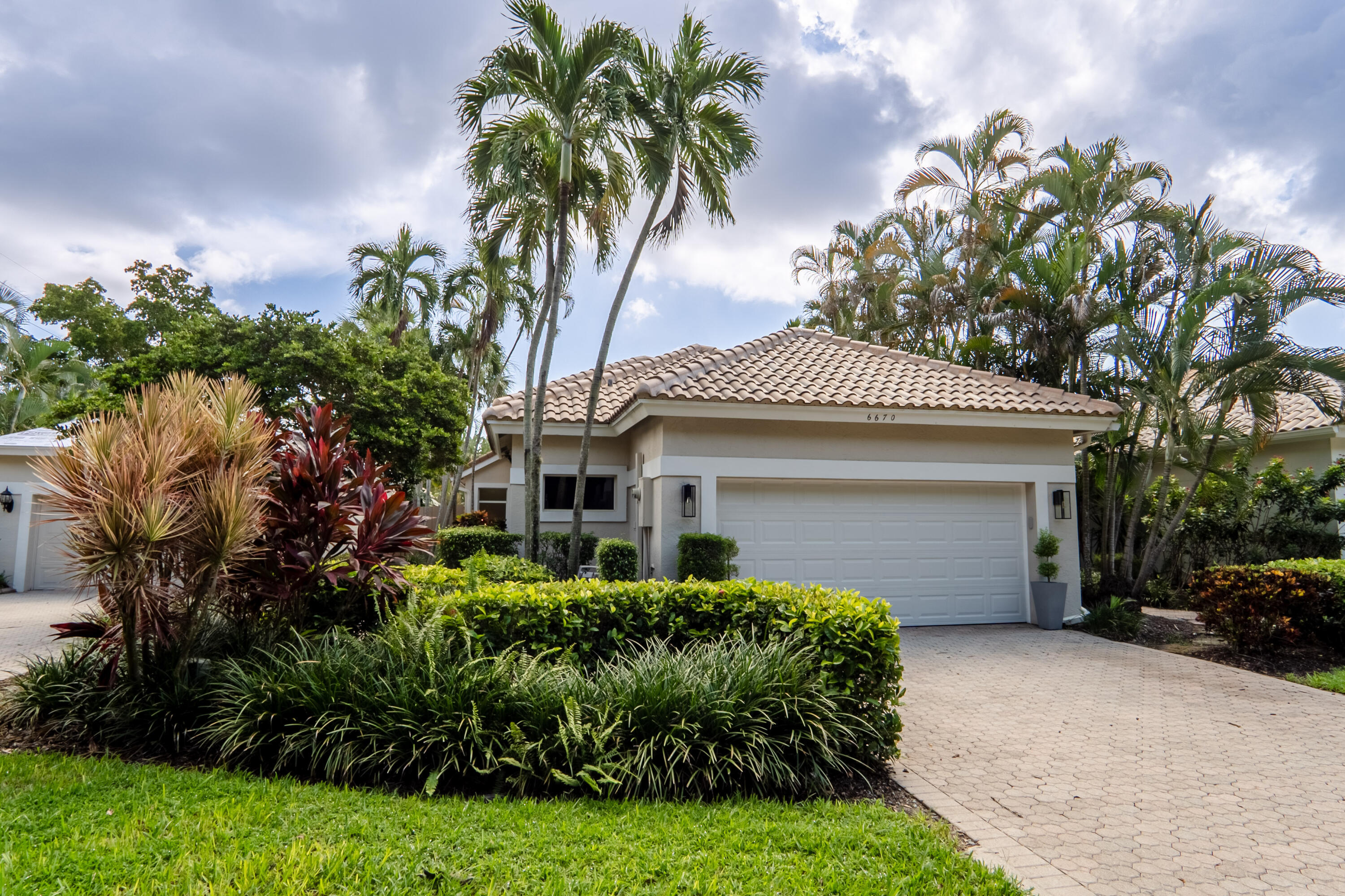 BANYANS OF ARVIDA COUNTRY CLUB - Residential Lease