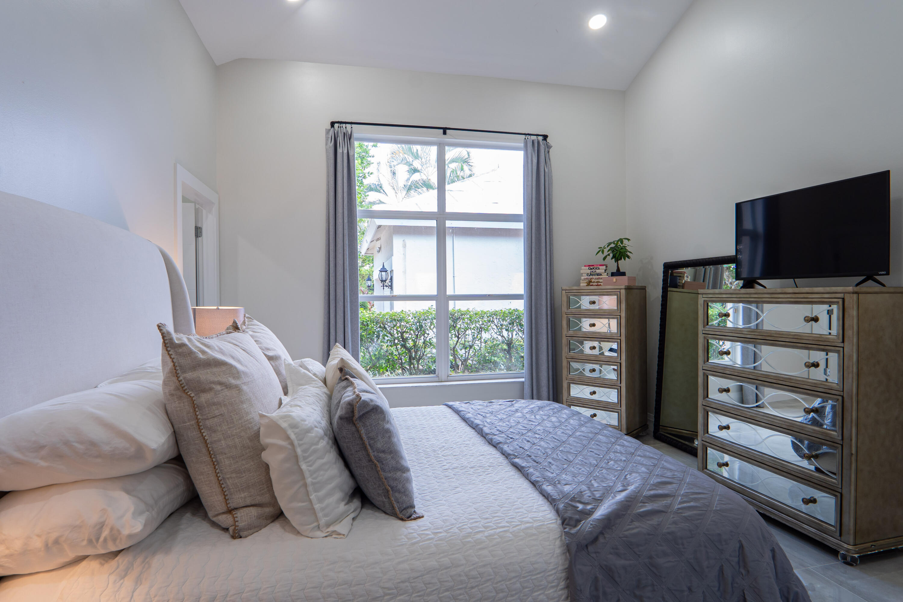BANYANS OF ARVIDA COUNTRY CLUB - Residential Lease