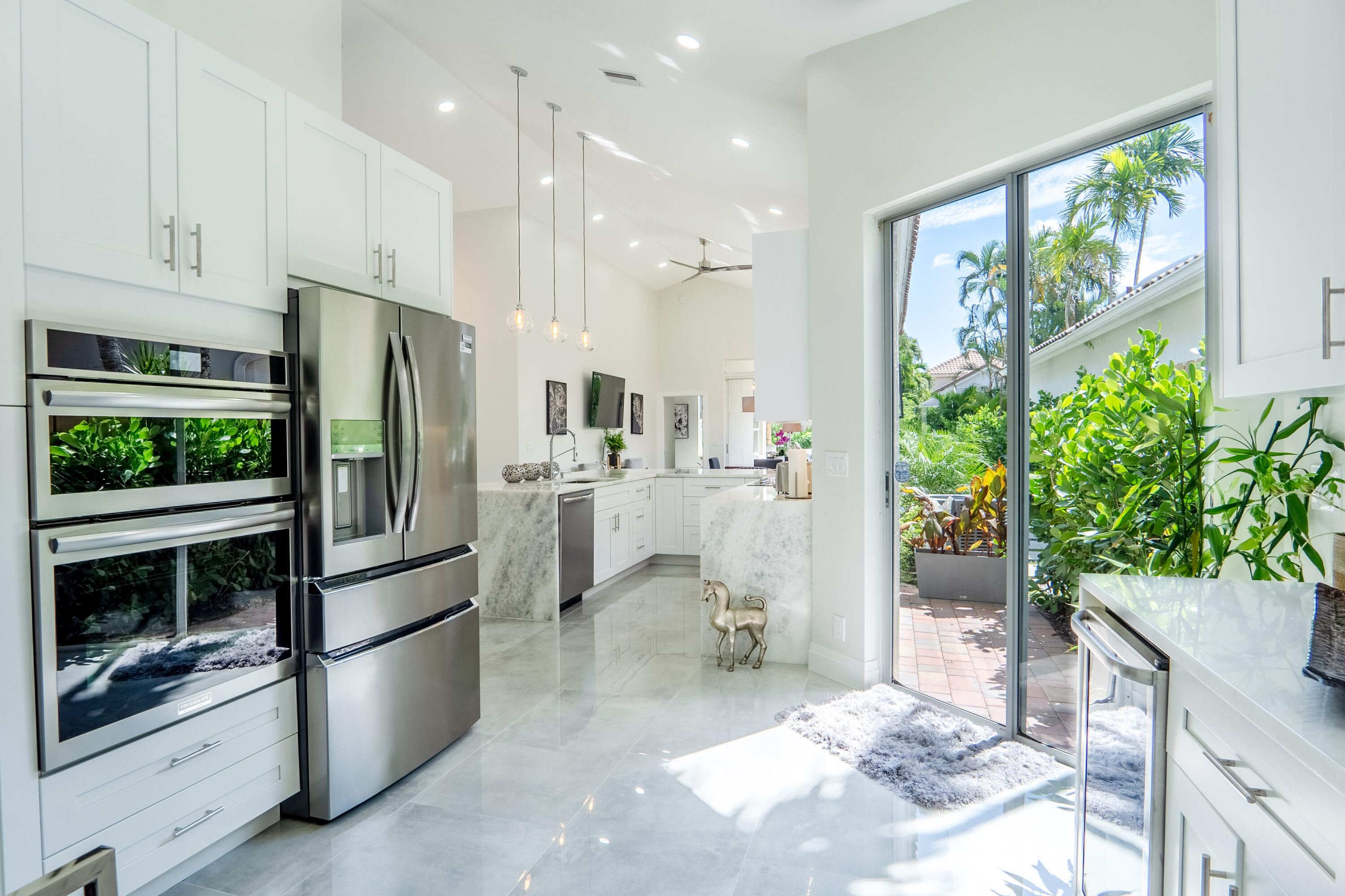 BANYANS OF ARVIDA COUNTRY CLUB - Residential Lease
