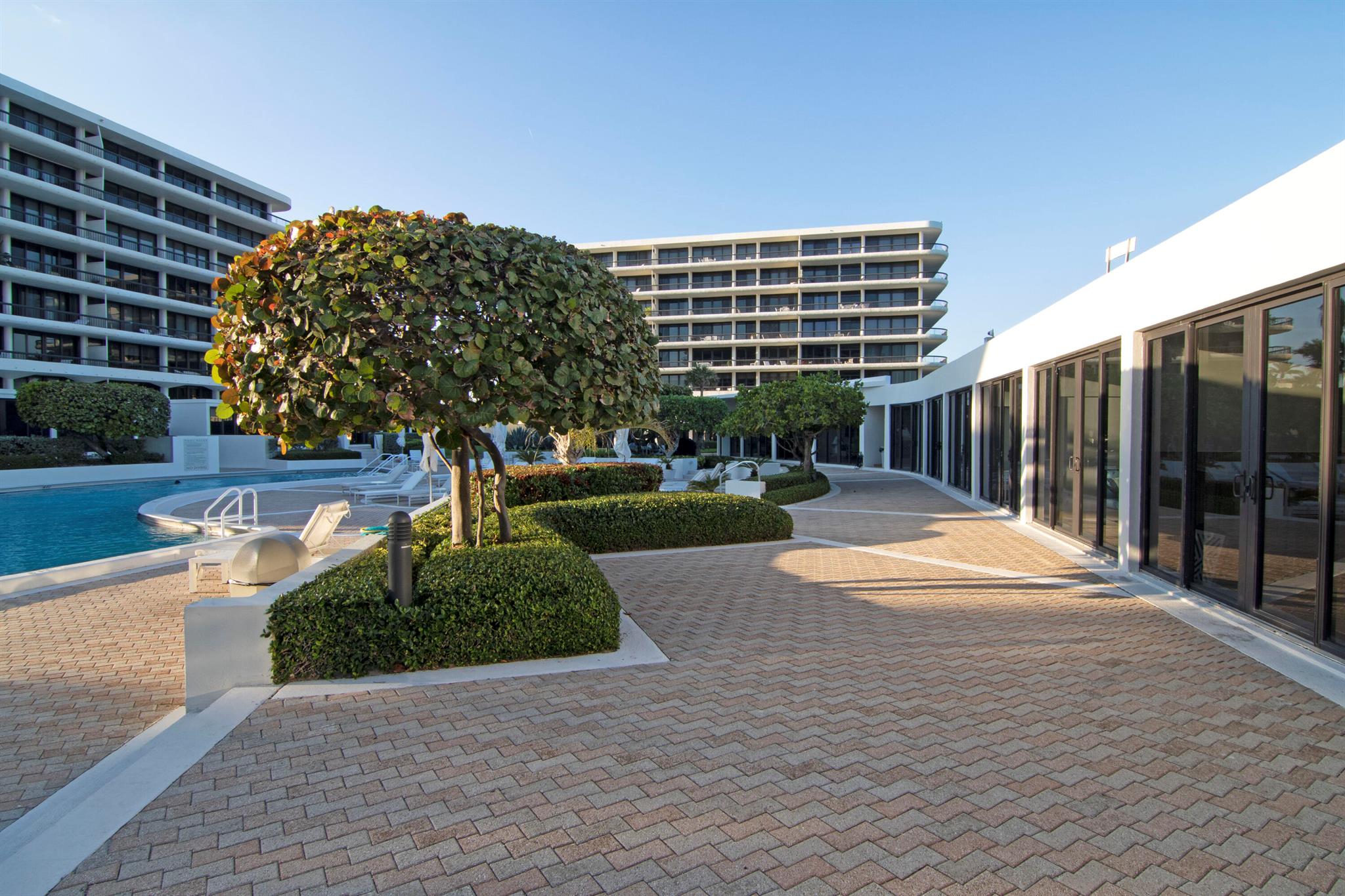 BEACH POINT CONDO - Residential