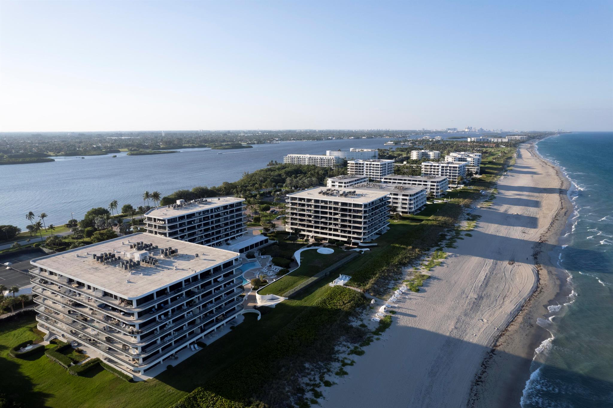 BEACH POINT CONDO - Residential