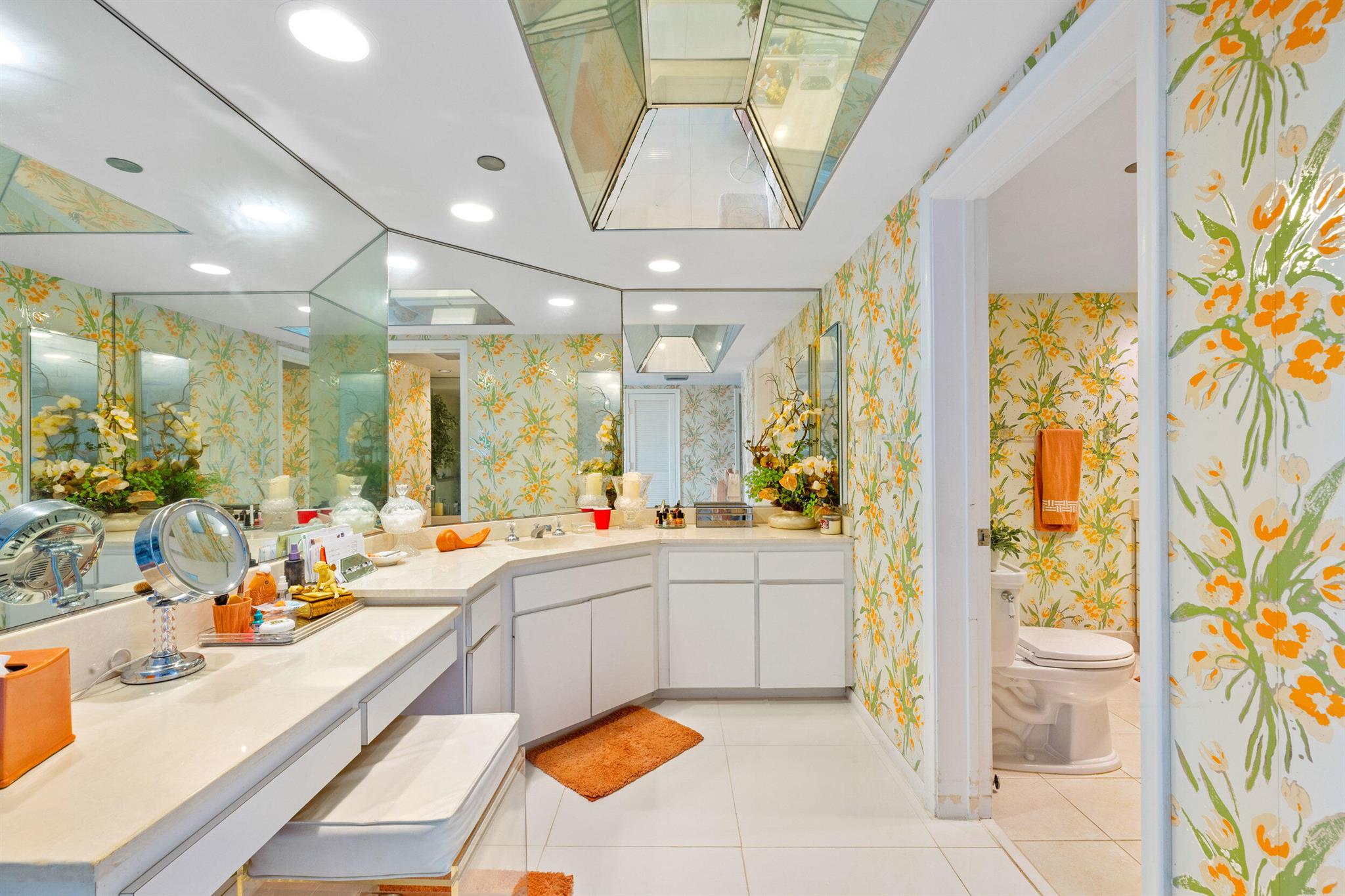 BEACH POINT CONDO - Residential