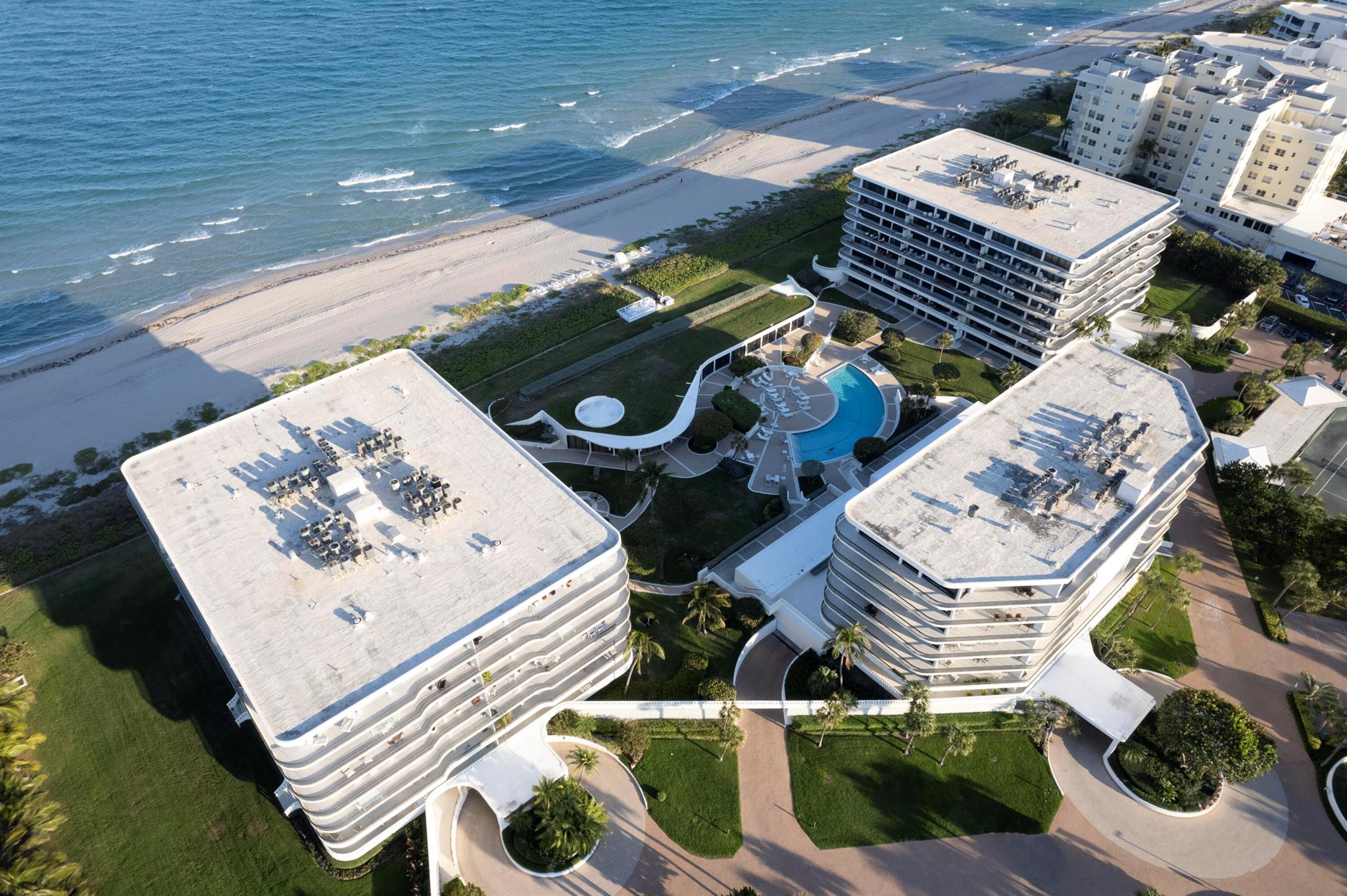 BEACH POINT CONDO - Residential