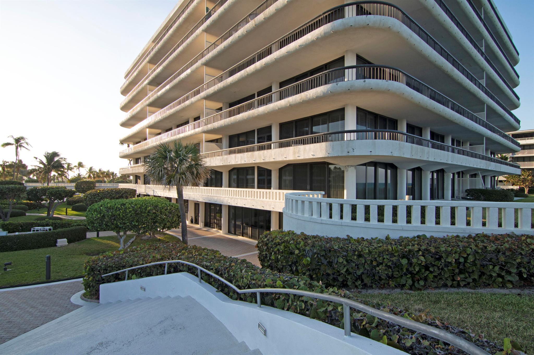 BEACH POINT CONDO - Residential