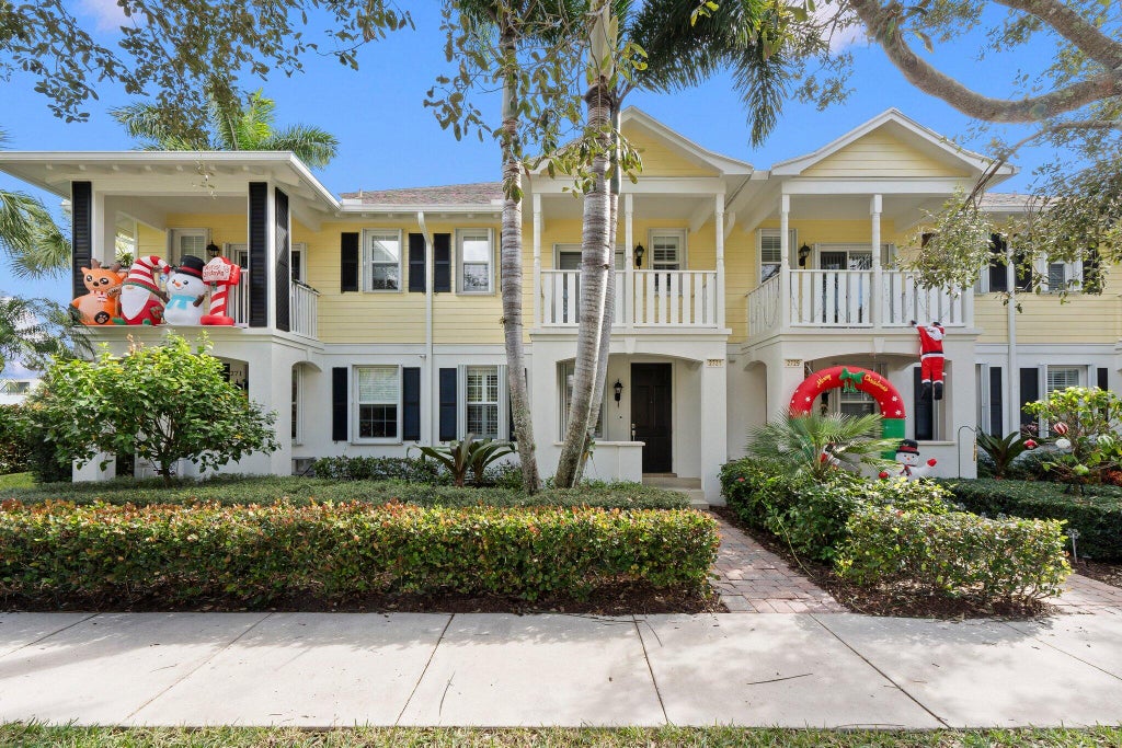 Photo of 2721 E Community Drive, Jupiter, FL 33458 (MLS # R11047788)