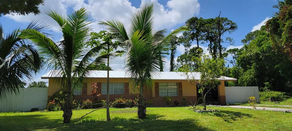 Photo of 7405 Winter Garden Parkway, Fort Pierce, FL 34951 (MLS # R10744111)