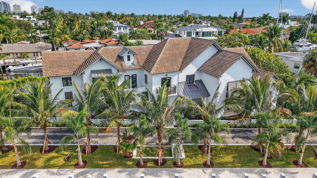 Photo of 400 Mola Avenue, Fort Lauderdale, FL 33301 (MLS # B26012784)