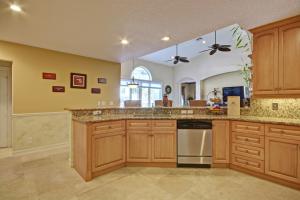 BOCA HARBOUR - Residential