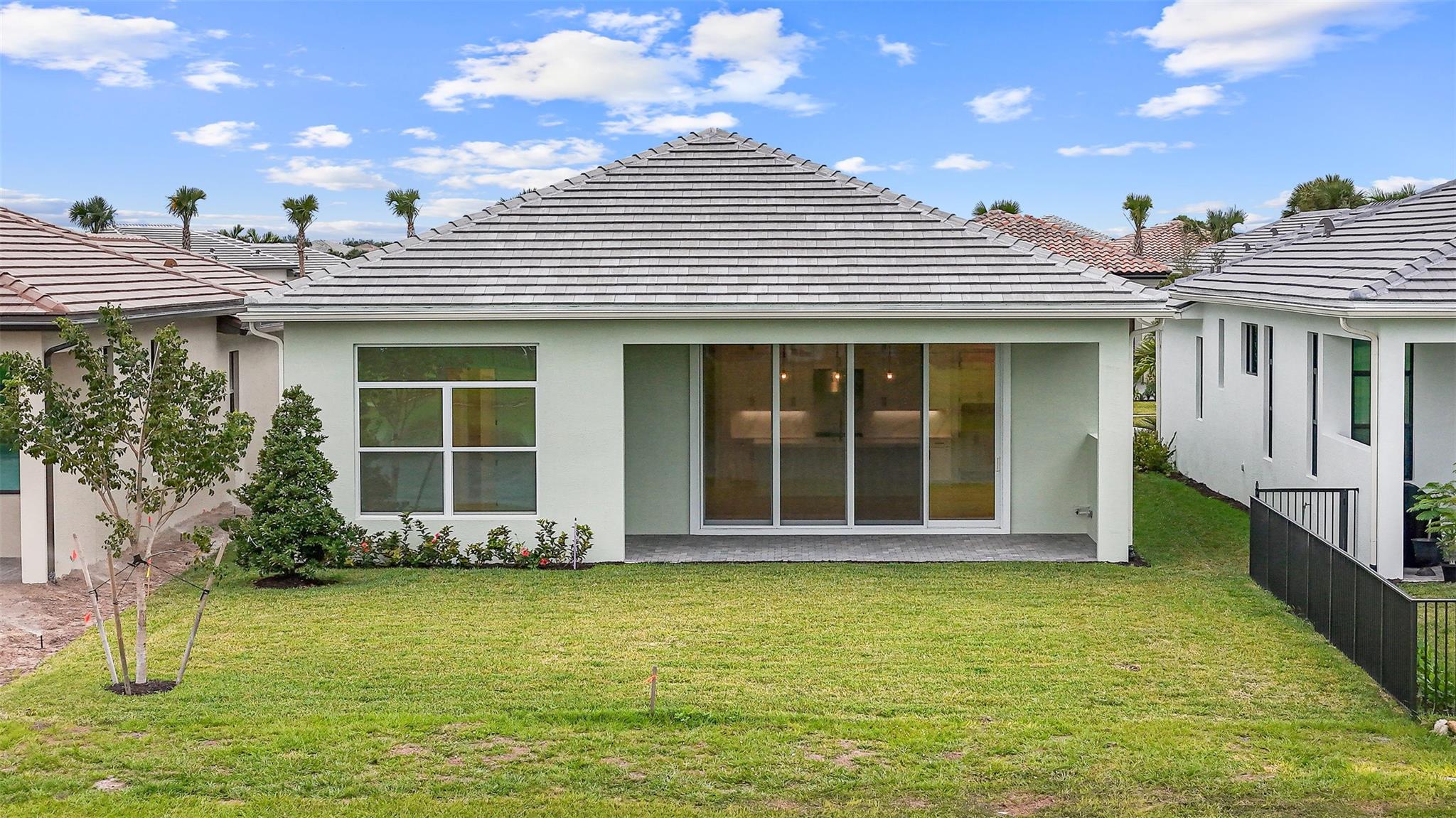 CRESSWIND PALM BEACH - Residential