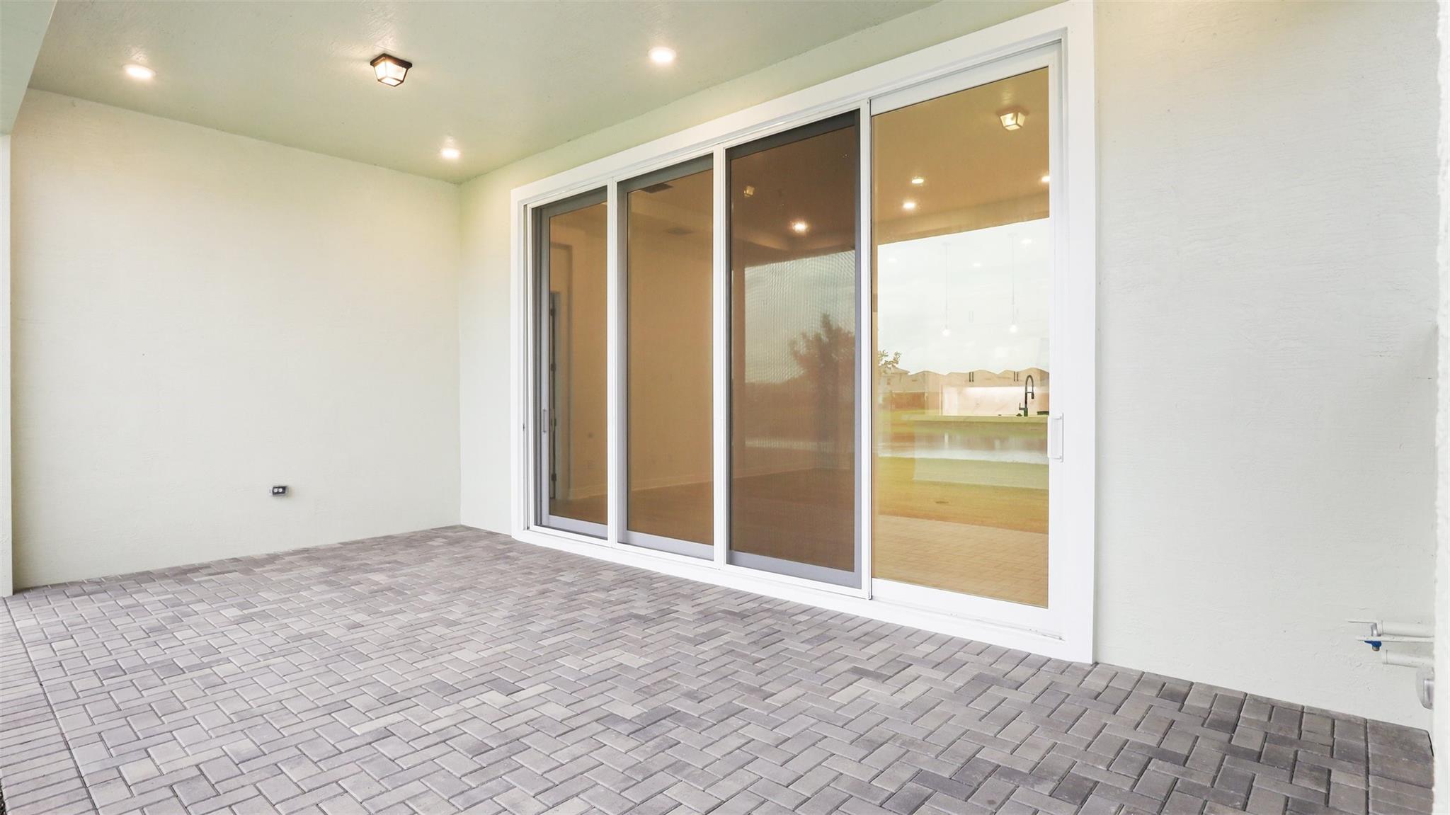 CRESSWIND PALM BEACH - Residential