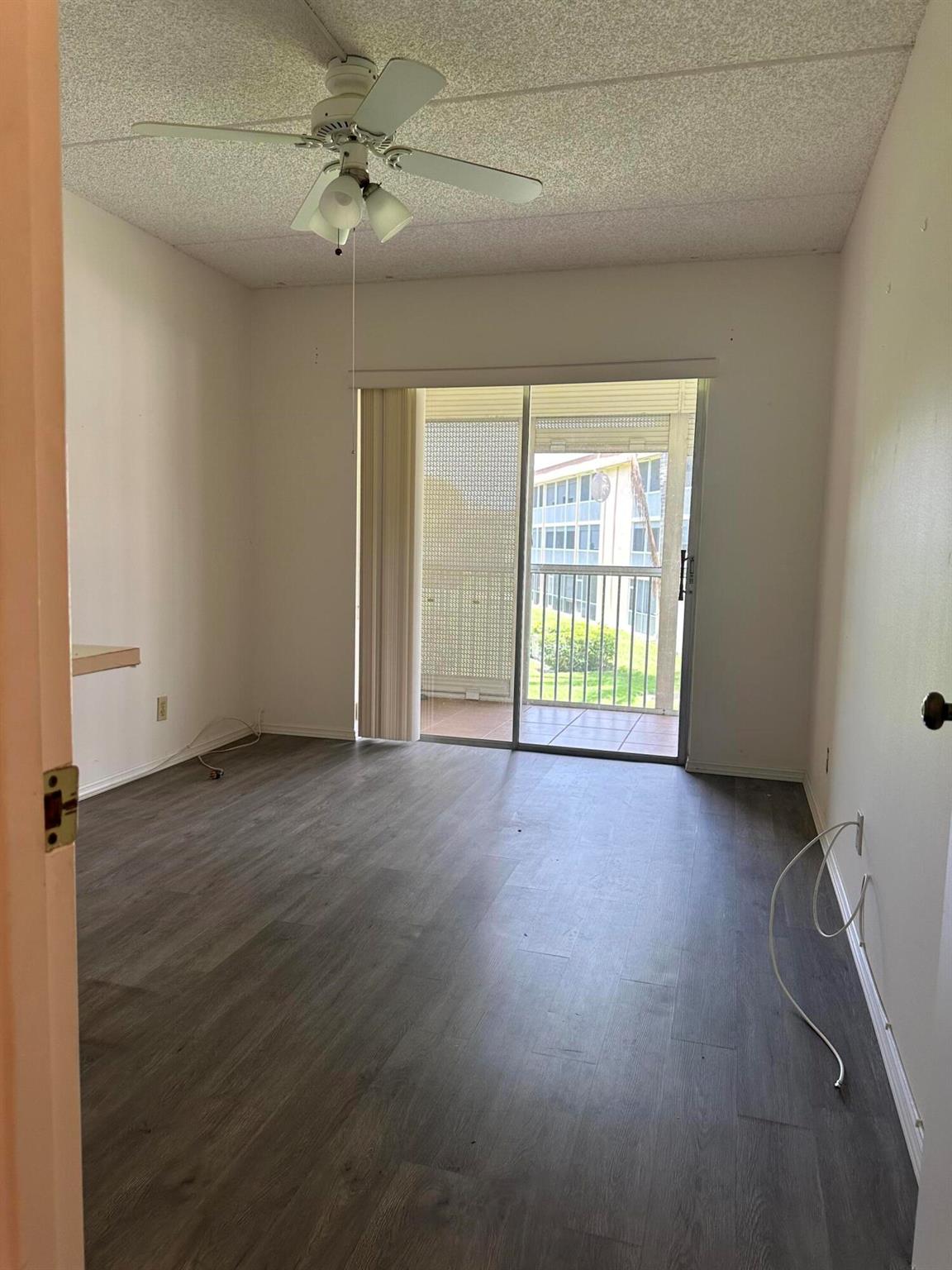 VILLAGE GREEN SUSSEX COND DECL FILED 2-6-80 - Residential