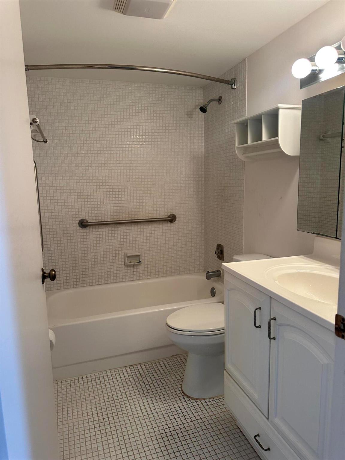 VILLAGE GREEN SUSSEX COND DECL FILED 2-6-80 - Residential