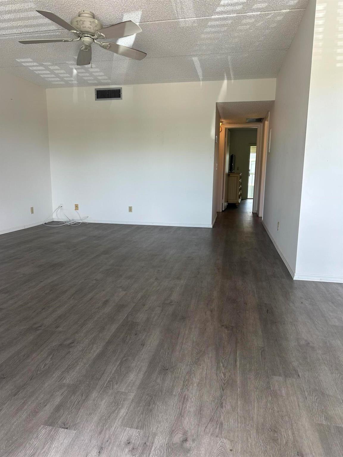 VILLAGE GREEN SUSSEX COND DECL FILED 2-6-80 - Residential