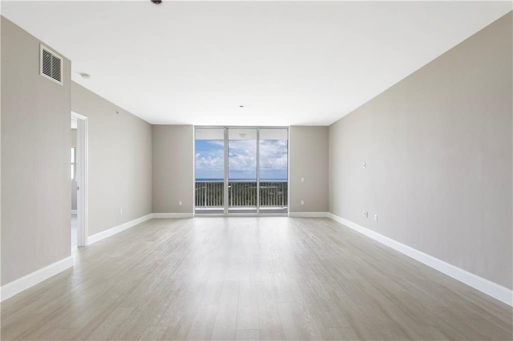 15051 ROYAL OAKS LN 2106