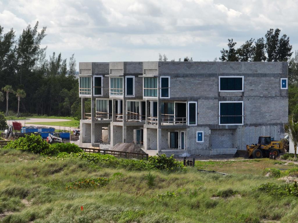 Diamond Shores - Residential