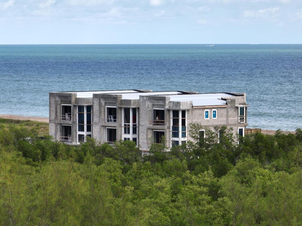 Diamond Shores - Residential