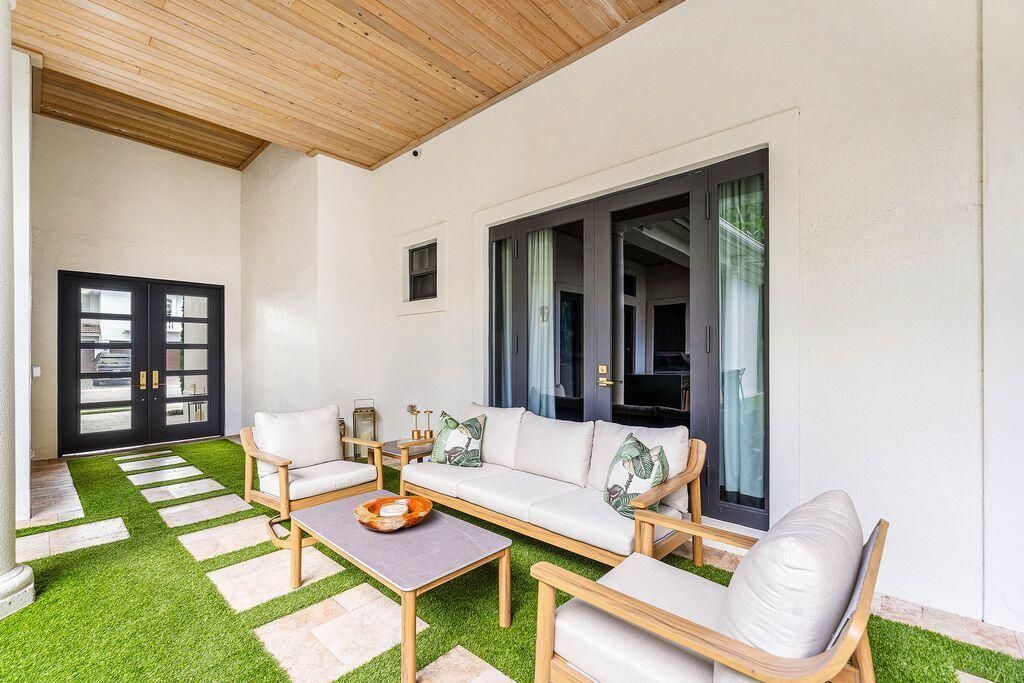 Photo of 8849 Valhalla Dr, Delray Beach, FL 33446 (MLS # R11159524)