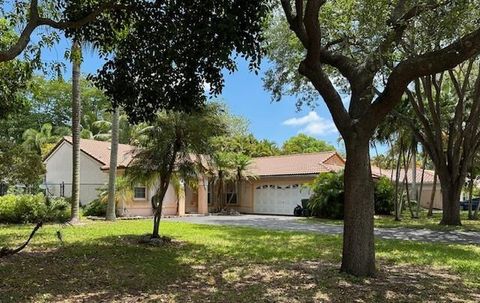4477 NW 65th St Coconut Creek FL 33073